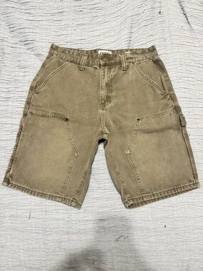 Guess Men's Cargo Shorts in Olive Tan